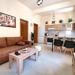 https://alex-apartment-cozy-place-in-heraklion-center.rethymnohotels.net