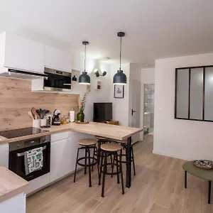 https://t2-cosy-et-climatise-au-coeur-de-la-ville-la-golondrina.fr-provencehotel.com