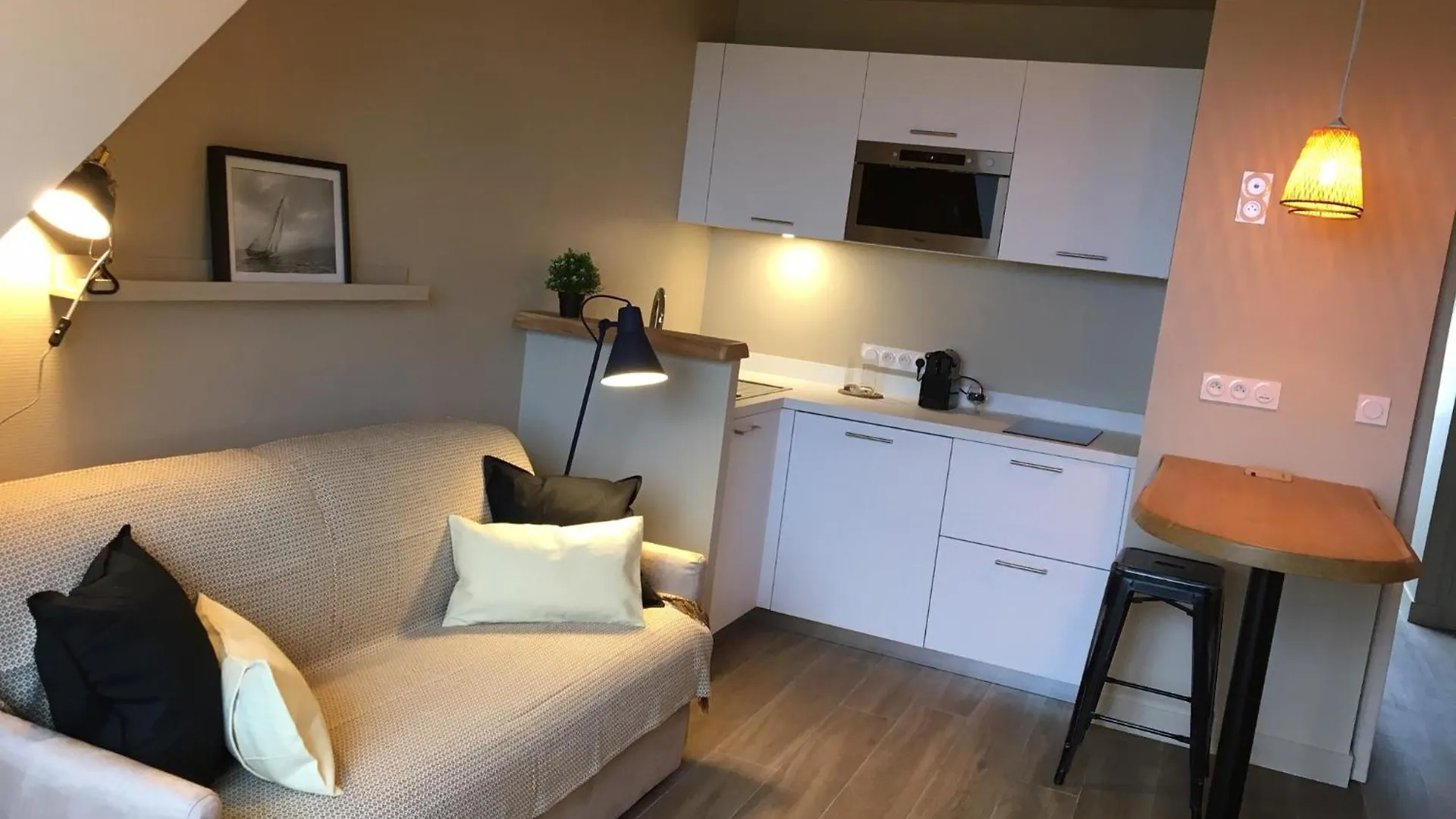 Appartement APPART-STUDIOS VUE MER PANORAMIQUE ST GUENOLE Côté Mer Penmarcʼh
